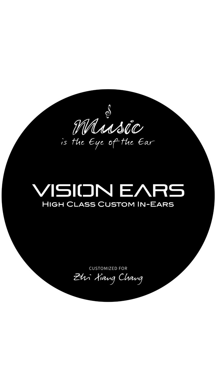 嘴角上揚的Vision Ears - VE4