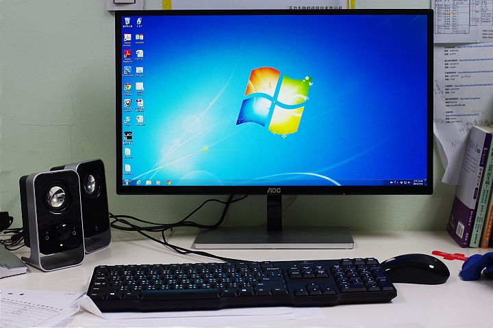 平價 AOC I2579VM 液晶顯示器 ~ 開箱&簡易評測