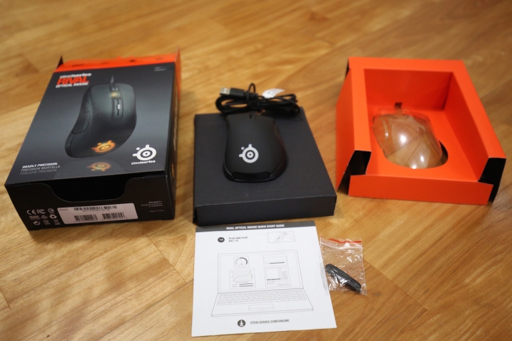 不專業開箱之..... SteelSeries 光學電競滑鼠 RIVAL