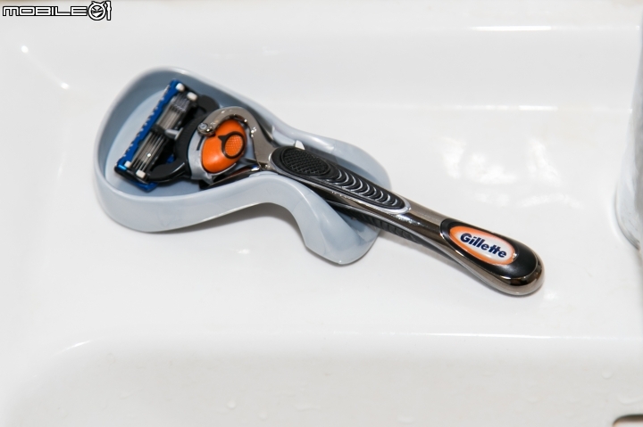 靈活柔順-吉列 FUSION PROGLIDE 無感手動刮鬍刀