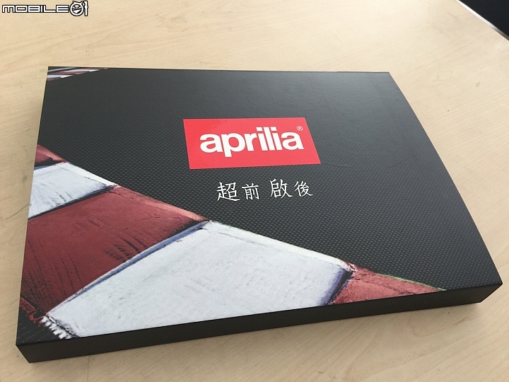 通勤羊也可以享受,歐吉桑的APRILIA MAX SR300簡單開箱
