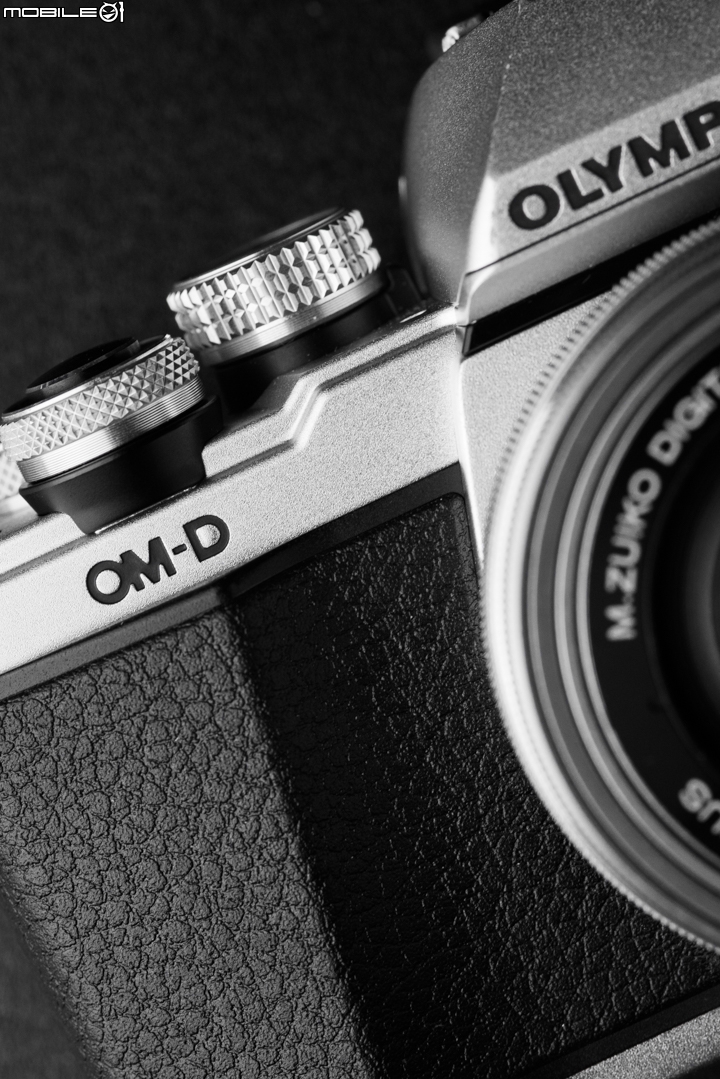 以下犯上 C/P值代表作 Olympus E-M10 MarkII