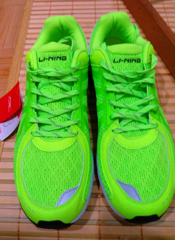 【開箱文】李寧Lining Smart 與小米運動APPの輕質跑些(亮綠色)