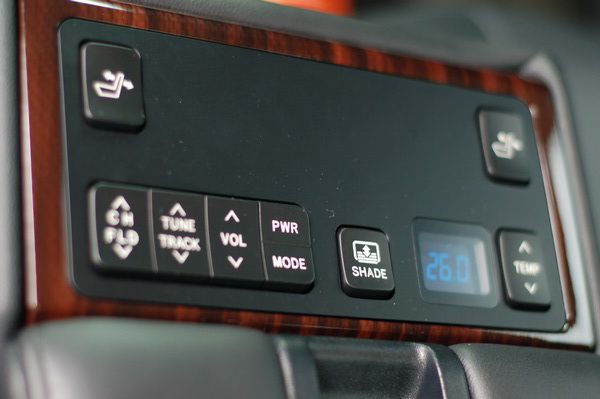 Camry Hybrid 旗艦小開箱