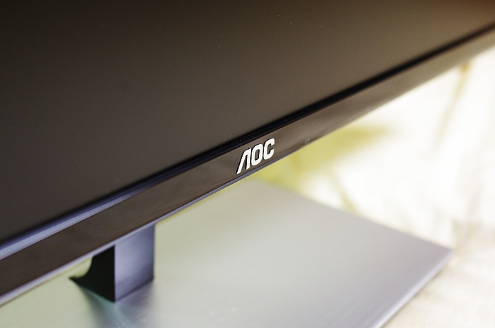 平價 AOC I2579VM 液晶顯示器 ~ 開箱&簡易評測