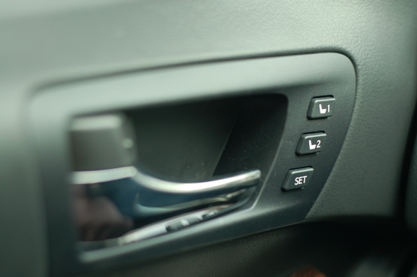 Camry Hybrid 旗艦小開箱