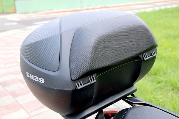 【羽諾開箱】SNAX赤焰紅不專業開箱文♥YAMAHA山葉機車SMAX 155 水冷跑旅♥附後置物箱開箱