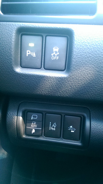 Camry Hybrid 旗艦小開箱
