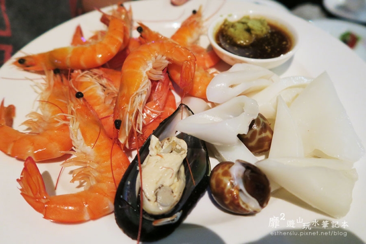 台北君品酒店~雲軒西餐廳 澎湖夏日海鮮季 生蠔、玳瑁石斑、螃蟹、螺肉平日下午茶吃到飽