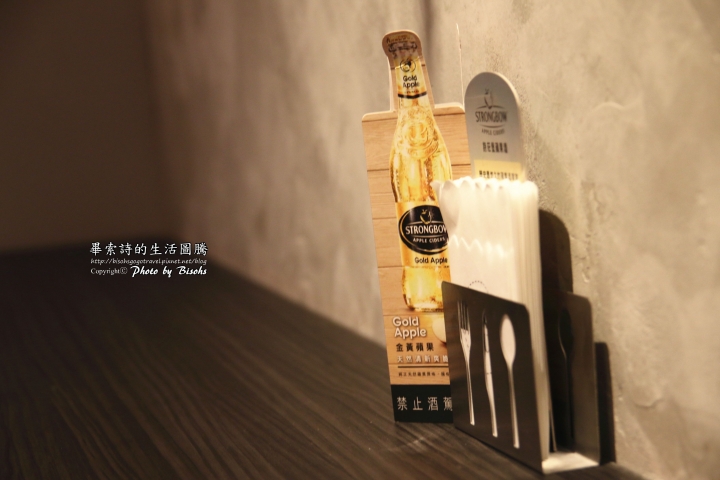 【食記】帶了就走,大口咬下 ─ TAKE OUT burger & cafe