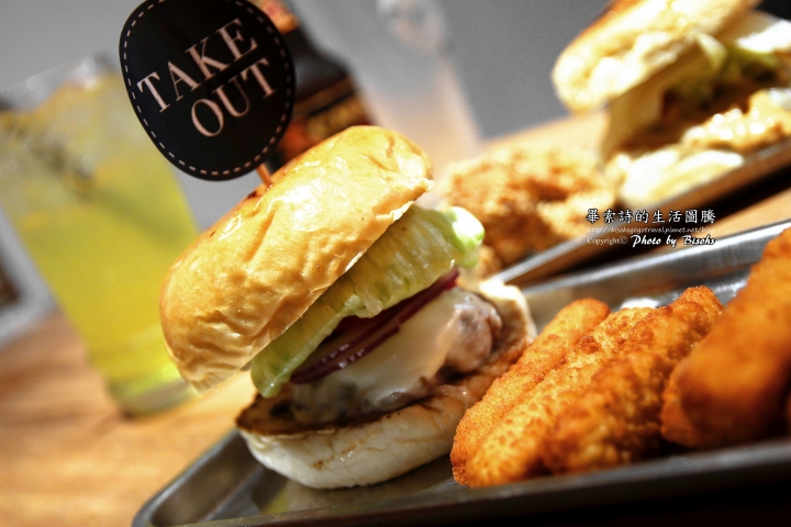 【食記】帶了就走,大口咬下 ─ TAKE OUT burger & cafe