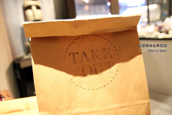 【食記】帶了就走,大口咬下 ─ TAKE OUT burger & cafe