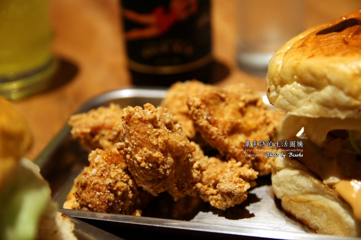 【食記】帶了就走,大口咬下 ─ TAKE OUT burger & cafe