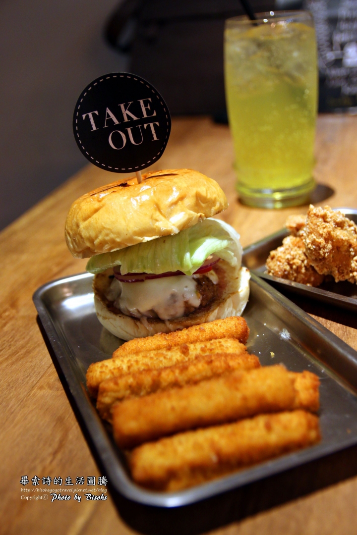 【食記】帶了就走,大口咬下 ─ TAKE OUT burger & cafe