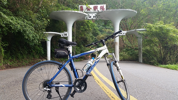 【路線分享】陽明山第一陡坡.青春嶺路 (湖山路二段80-86號).超級陡坡介紹