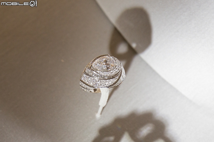 領略皇后冠冕之美 CHAUMET Josephine 「加冕˙愛」系列