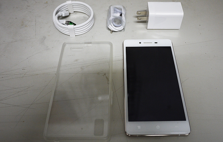 「OPPO R7一閃動人心」試用心得分享加金色R7金屬邊框開箱 (R5金屬邊框贈送)