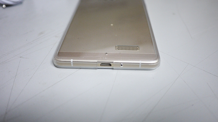 「OPPO R7一閃動人心」試用心得分享加金色R7金屬邊框開箱 (R5金屬邊框贈送)