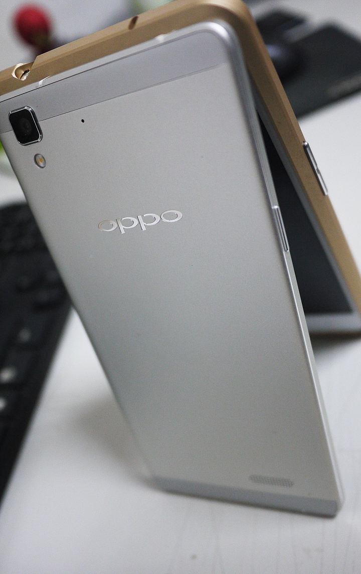 「OPPO R7一閃動人心」試用心得分享加金色R7金屬邊框開箱 (R5金屬邊框贈送)