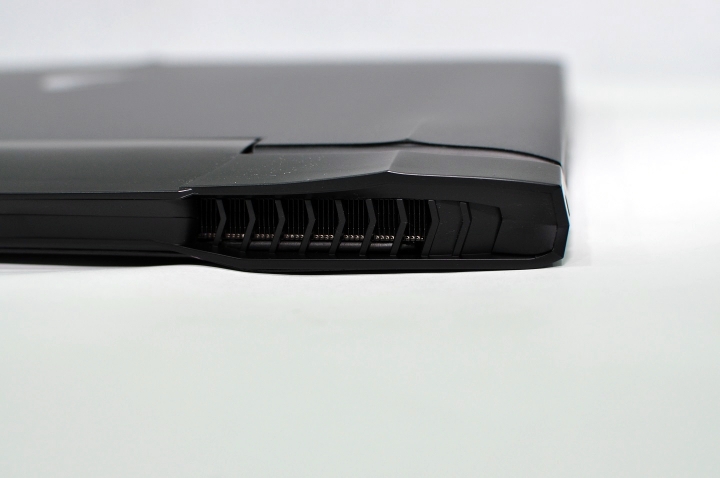 AORUS X5 強勢登場,基本開箱介紹