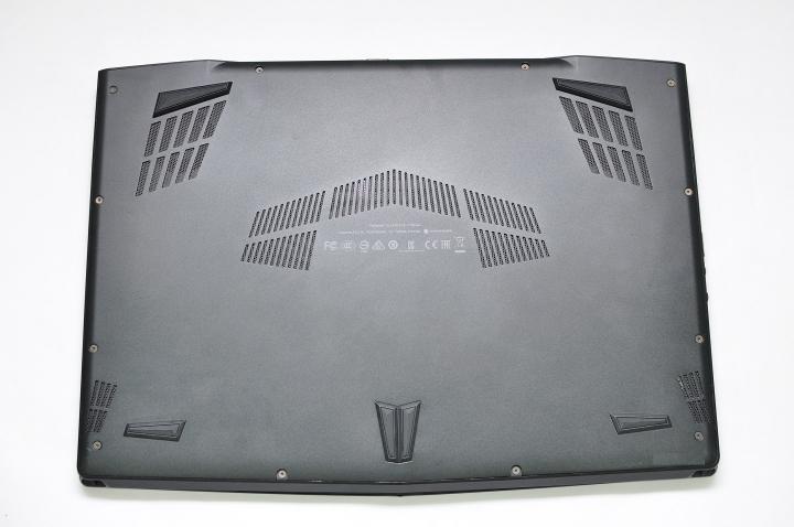 AORUS X5 強勢登場,基本開箱介紹