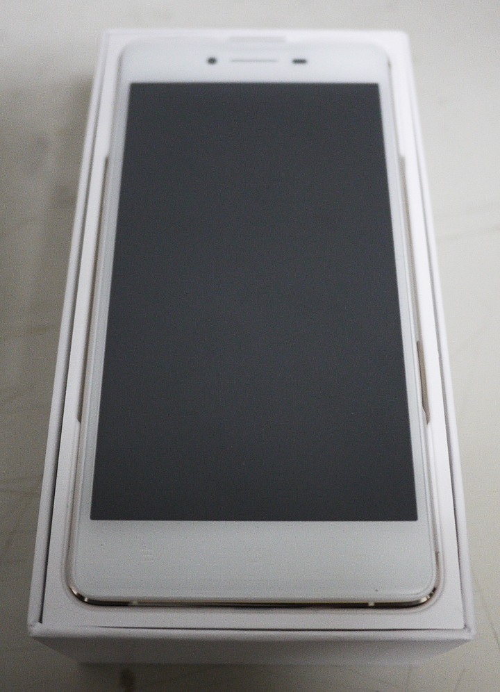 「OPPO R7一閃動人心」試用心得分享加金色R7金屬邊框開箱 (R5金屬邊框贈送)