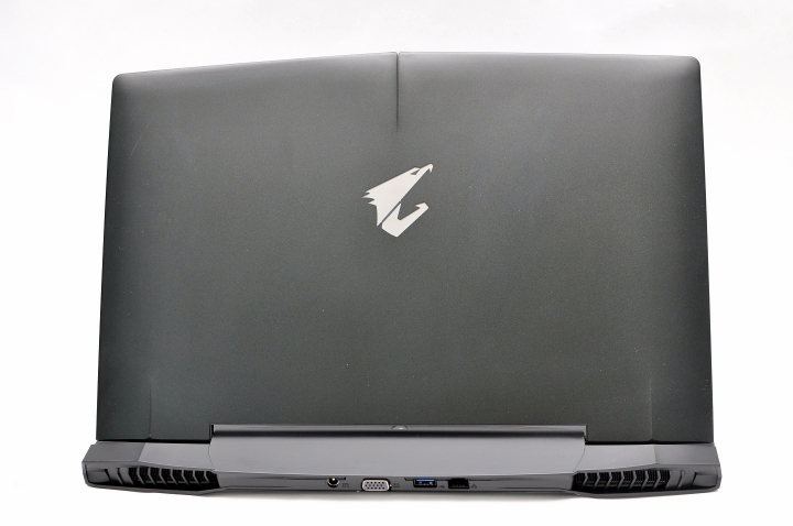 AORUS X5 強勢登場,基本開箱介紹