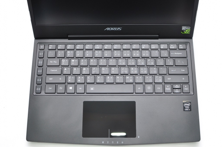 AORUS X3 Plus V3散熱能力令人驚艷的小霸王開箱分享