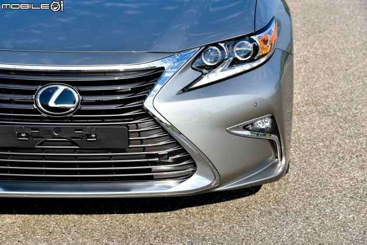 小改款細節強化 Lexus ES200