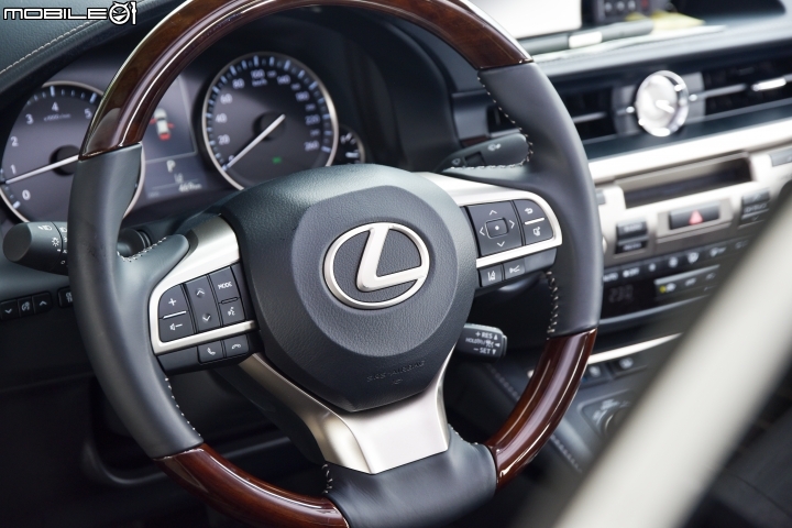 小改款細節強化 Lexus ES200
