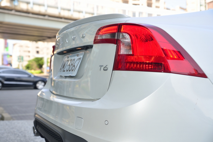 VOLVO T6 R-Design,感受北歐極速快感