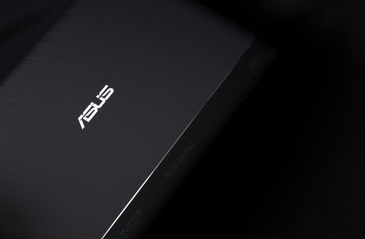 ASUS ZenPad S 8.0 Z580CA ,阿母拿來追劇、記事、玩Candy的新歡