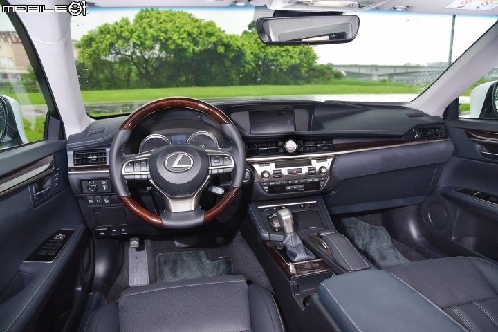 小改款細節強化 Lexus ES200