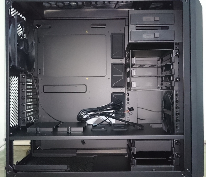 (開箱)Cooler Master模組化機殼MasterCase Pro 5
