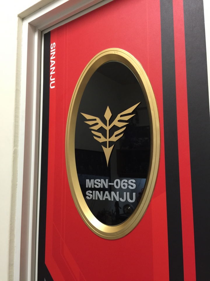 我的玩具宅2-塑鋼門鋼彈UC風格改造計畫(10.15更衣室塑鋼門貼圖)