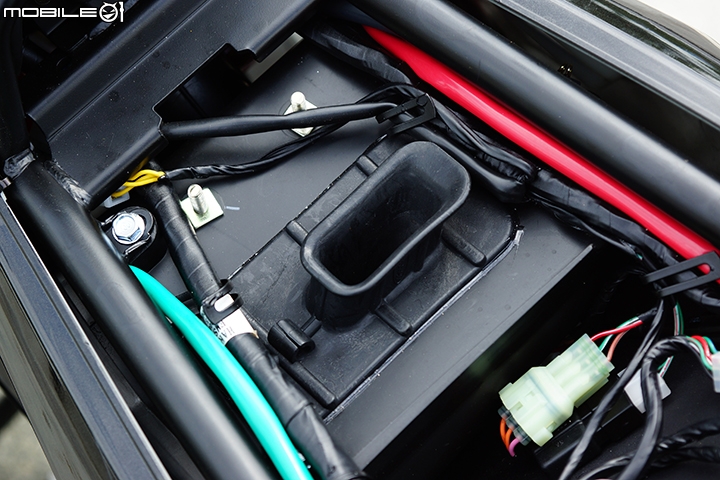 革新黃牌檔車現身 Hartford Falcon 400