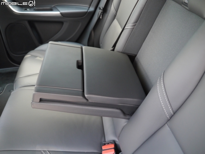 體驗北歐極速快感《VOLVO V60 T6 R-Design 賞車試駕》