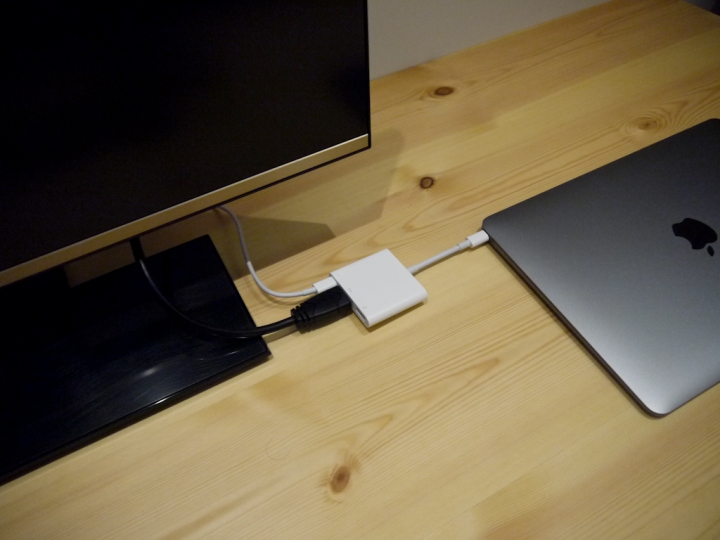 New MacBook新概念,居家外出一機搞定!