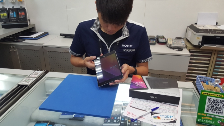 ASUS ZenPad S 8.0 Z580CA ,阿母拿來追劇、記事、玩Candy的新歡