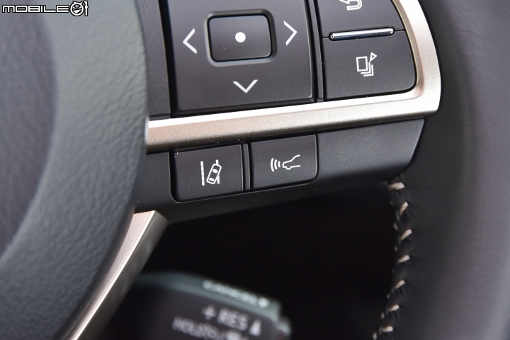 小改款細節強化 Lexus ES200
