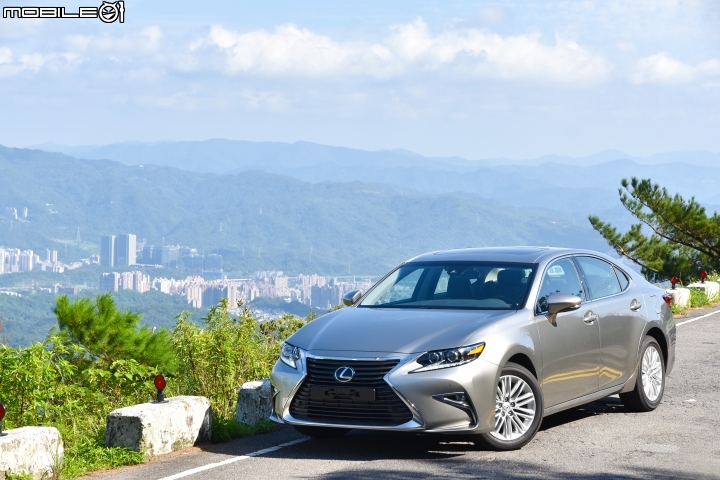 小改款細節強化 Lexus ES200
