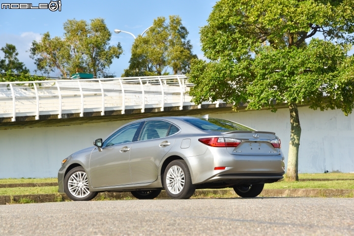 小改款細節強化 Lexus ES200