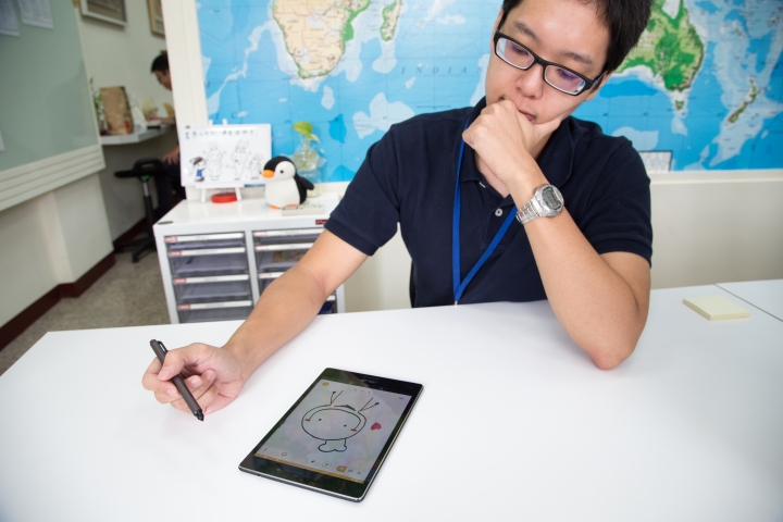 ASUS ZenPad S 8.0 Z580CA ,阿母拿來追劇、記事、玩Candy的新歡