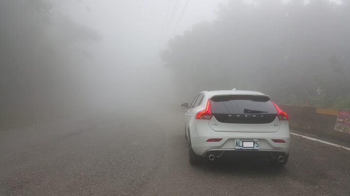 【抓不住的 306hp,沒事 ! 別試 ! 】V60 T6 R-Design