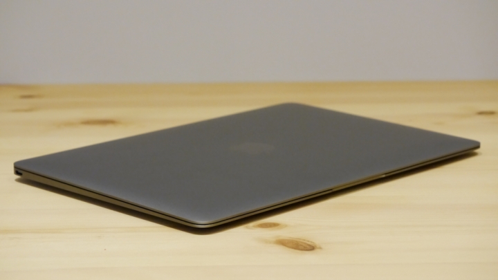 New MacBook新概念,居家外出一機搞定!