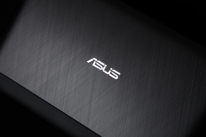 ASUS ZenPad S 8.0 Z580CA ,阿母拿來追劇、記事、玩Candy的新歡