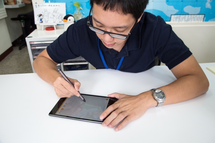 ASUS ZenPad S 8.0 Z580CA ,阿母拿來追劇、記事、玩Candy的新歡