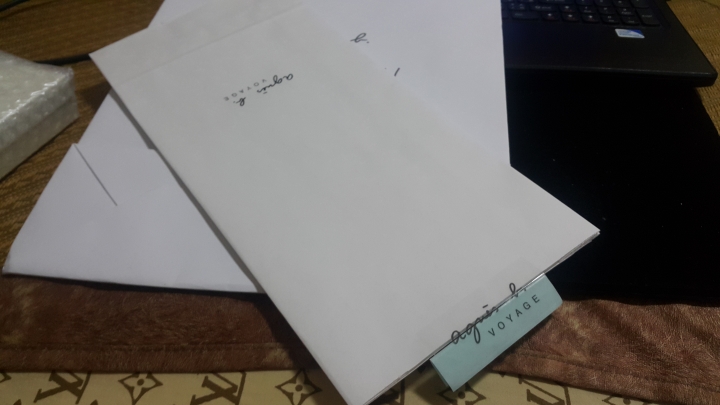 開箱!!想了很久終於入手的agnes.b壓紋拉鍊長夾