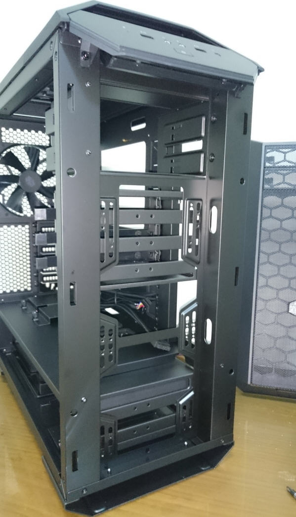 (開箱)Cooler Master模組化機殼MasterCase Pro 5