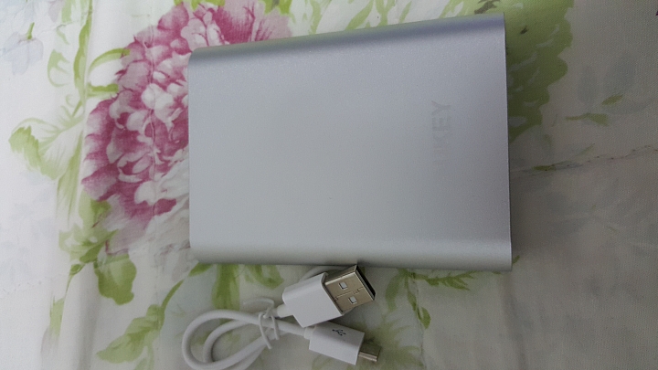 跟Note5原廠旅充一樣快的閃充行動電源入手